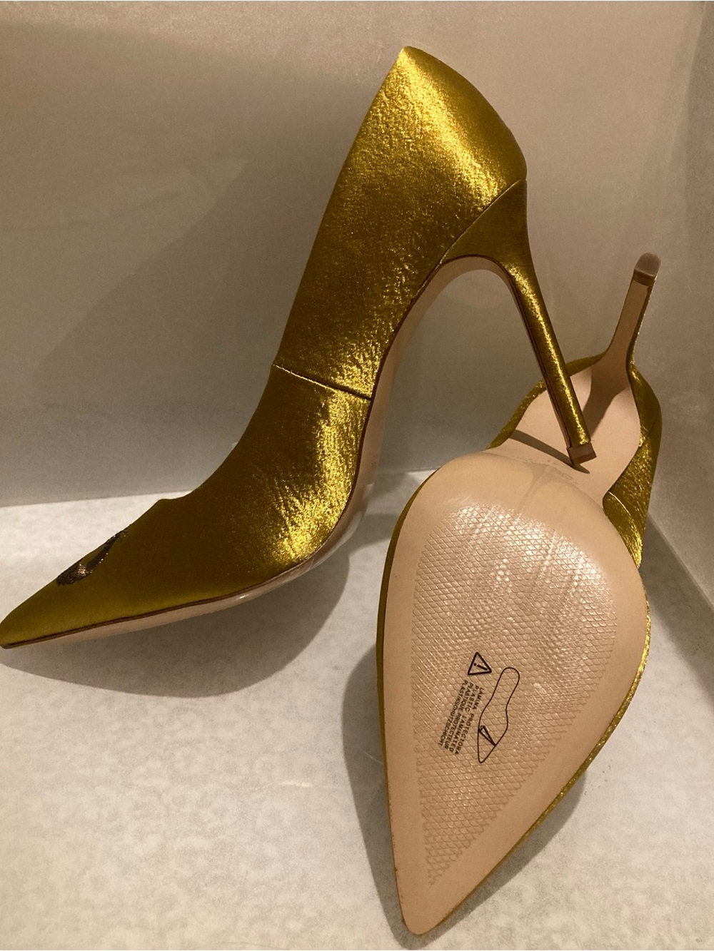 Zara Basic Peacock Embroidered Chartreuse yellow SATIN-EFFECT Pump - Picture 5 of 8